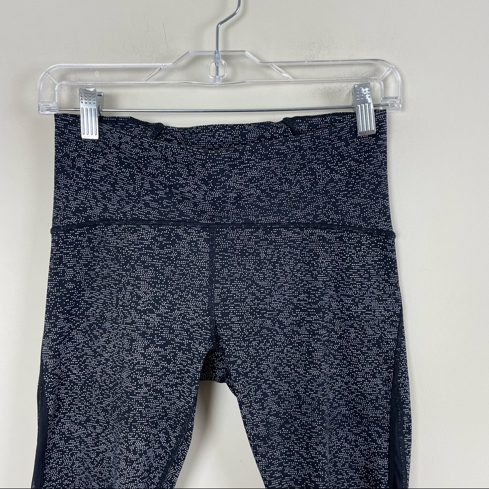 Lululemon Train Times Crop (17") Black Soundwave White Black Size 8 - Picture 3 of 8